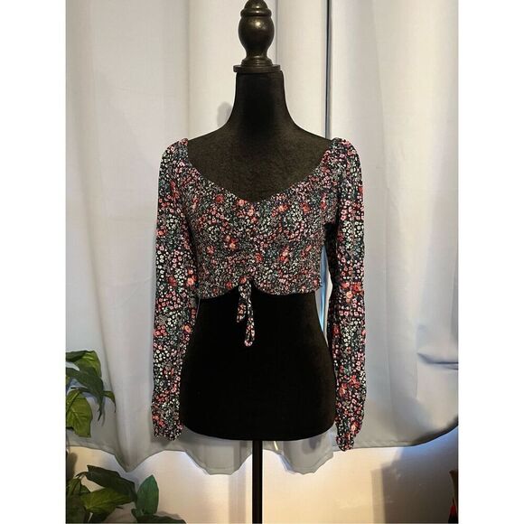Aeropostale floral smocked crops top size large ￼￼ - Picture 1 of 12